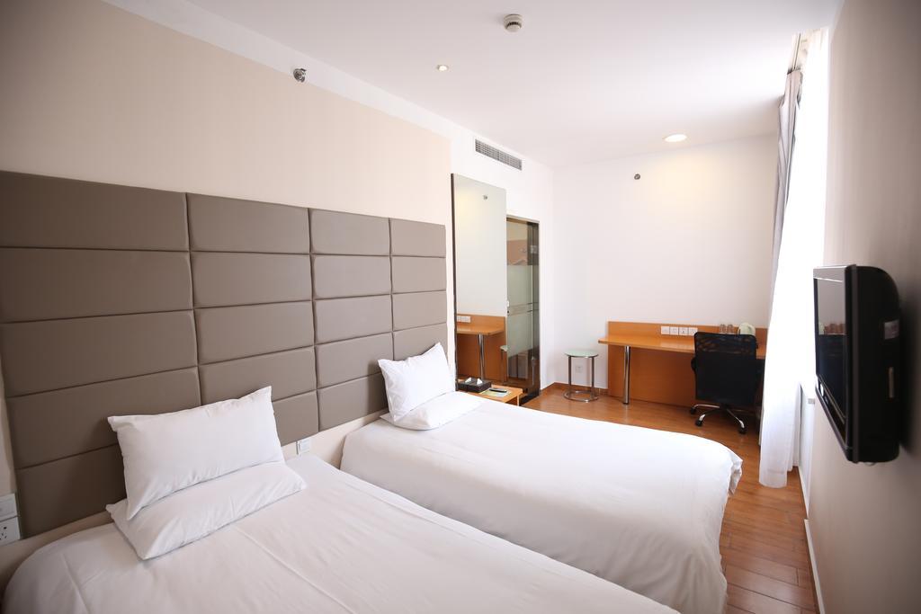 Ji Jing'an Temple Hotel 3*